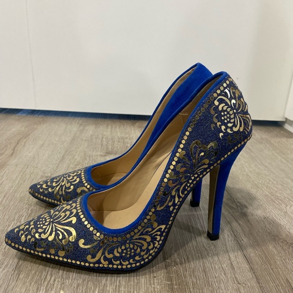 RainbowCat Shoes - #61 Gorgeous RainbowCat blue velvet heel with gold embellishment, tiny beading